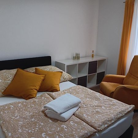 Ninas Gaestezimmer Hinterweiler Buitenkant foto
